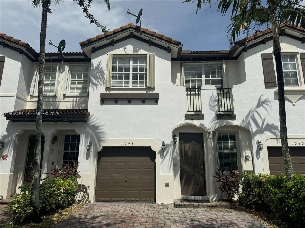 Townhouse for rent at 1048 NE 30th Ave, Homestead, FL 33033