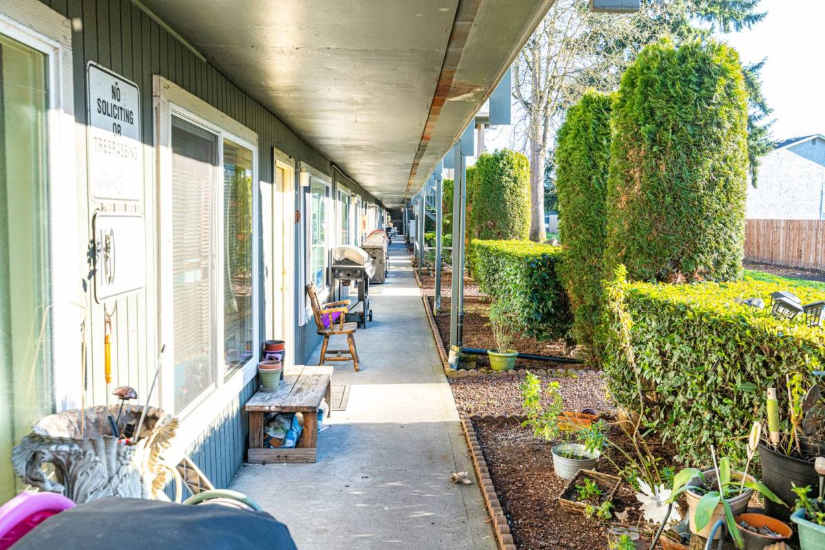 Apartment for rent at 44 5th St NE, Auburn, WA 98002