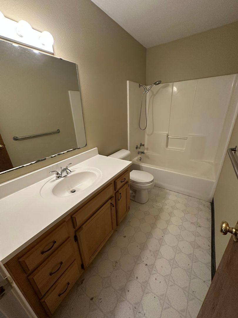 Apartment for rent at 911 W 16th, Mount Pleasant, TX 75455
