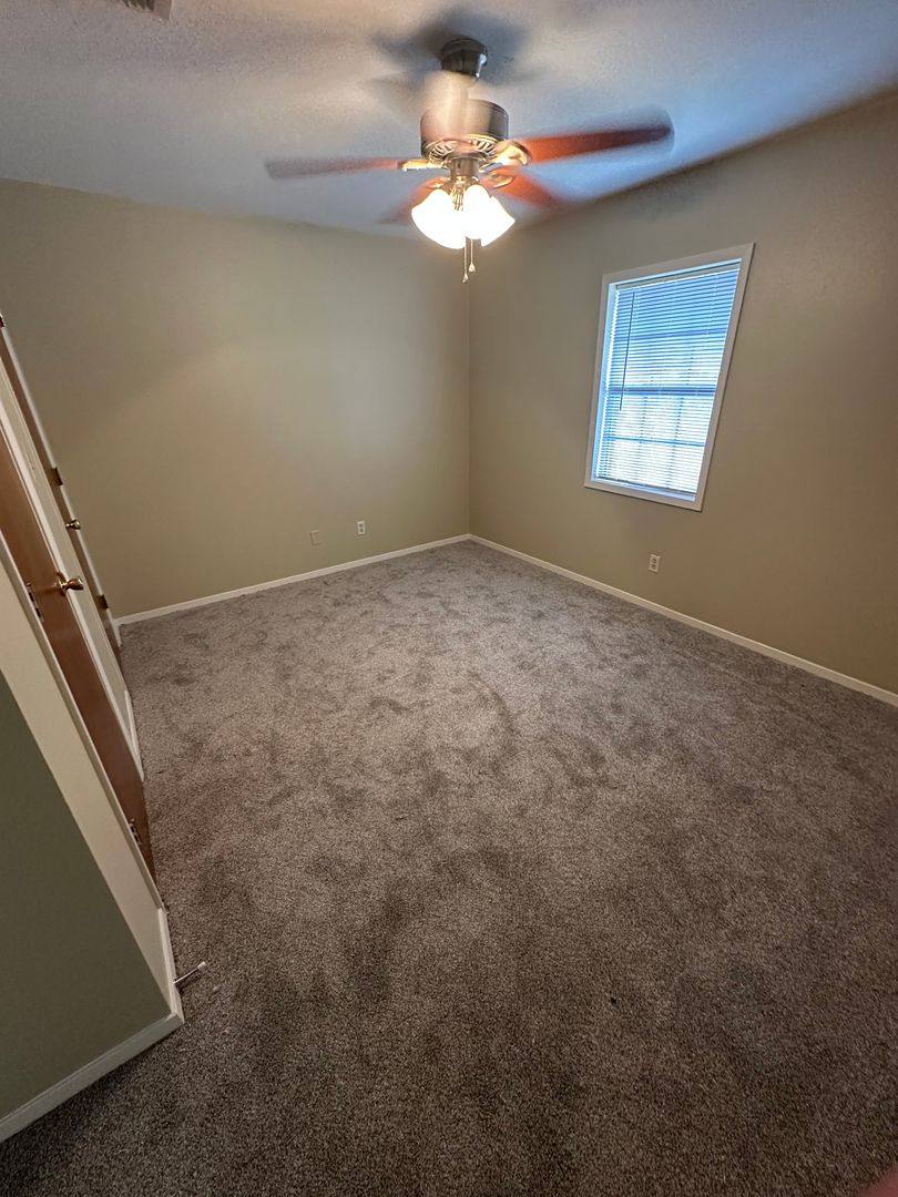 Apartment for rent at 911 W 16th, Mount Pleasant, TX 75455