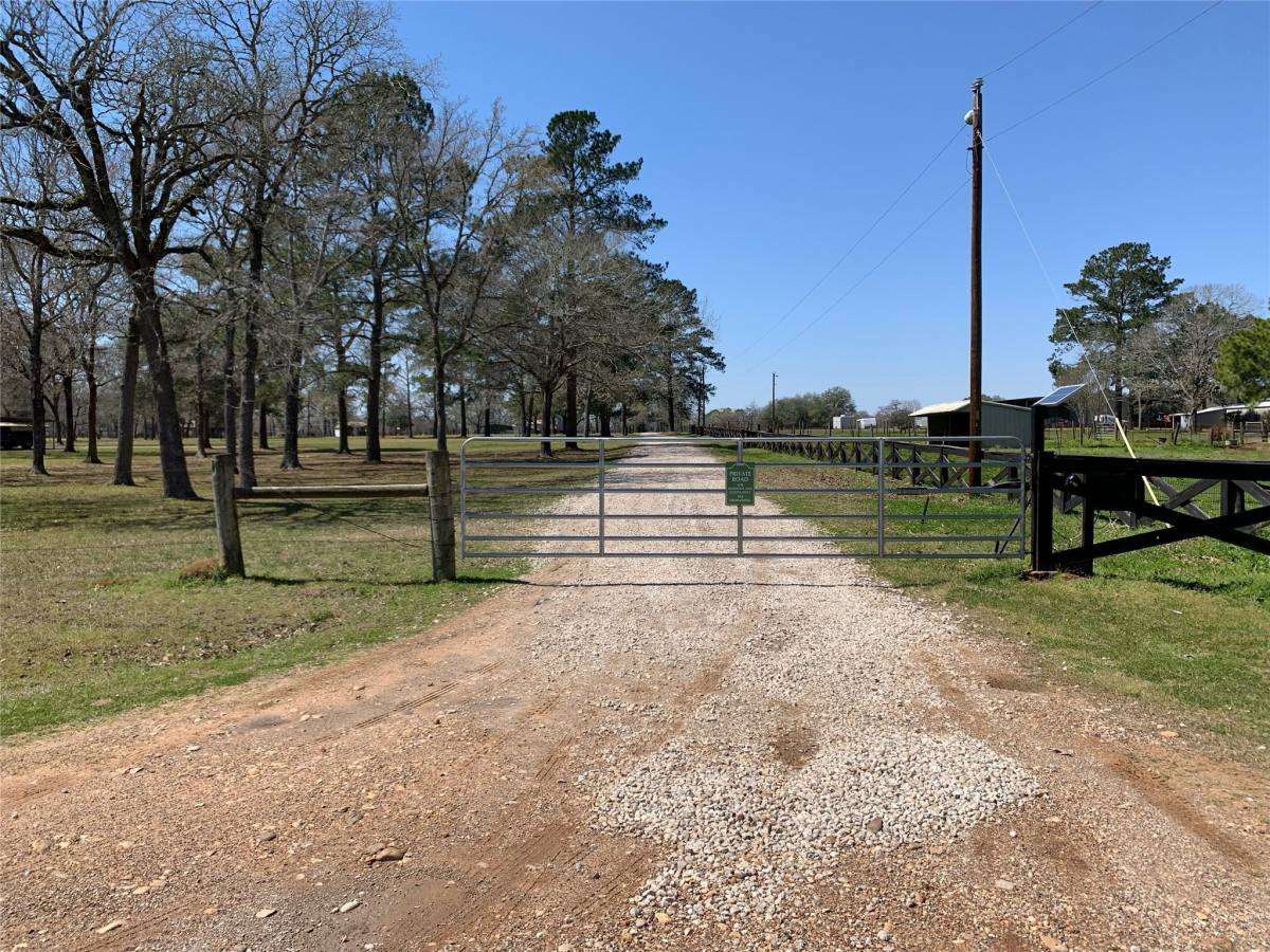 Apartment for rent at 29229 Sheffield Rd, Waller, TX 77484