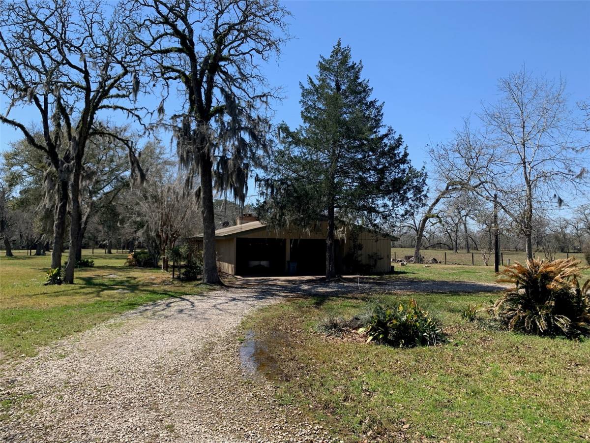 Apartment for rent at 29229 Sheffield Rd, Waller, TX 77484