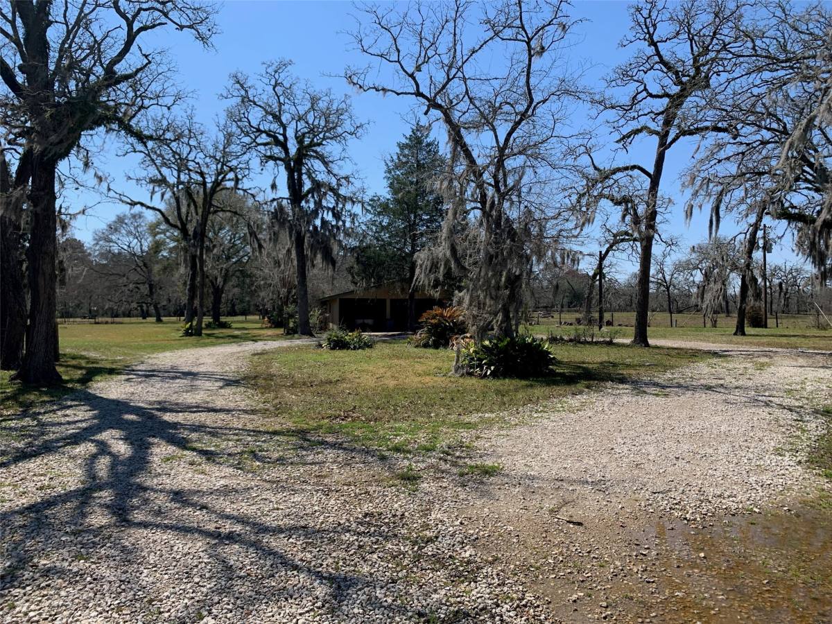 Apartment for rent at 29229 Sheffield Rd, Waller, TX 77484