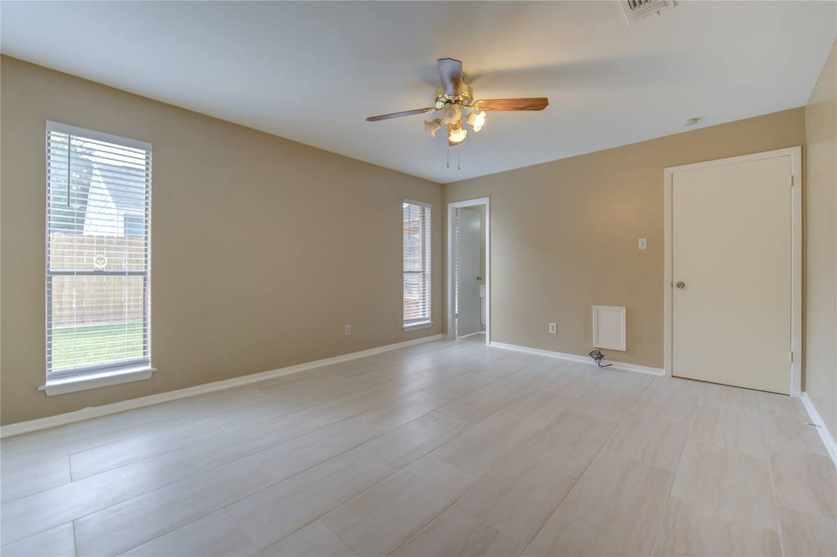 Apartment for rent at 3412 Ave R, Rosenberg, TX 77471