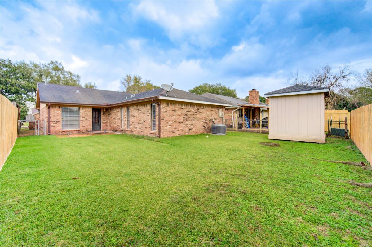 Apartment for rent at 3412 Ave R, Rosenberg, TX 77471