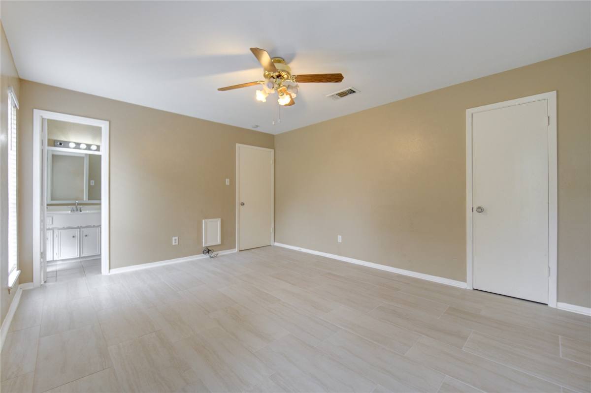 Apartment for rent at 3412 Ave R, Rosenberg, TX 77471