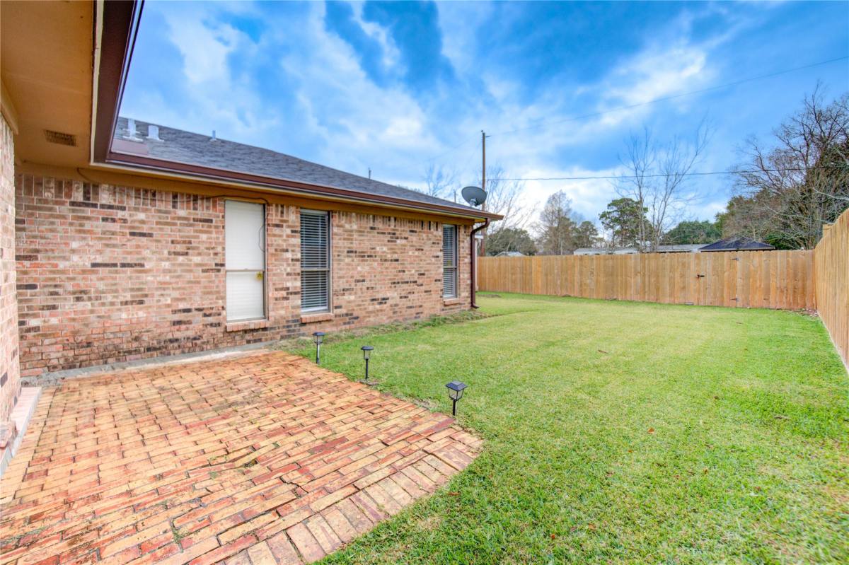 Apartment for rent at 3412 Ave R, Rosenberg, TX 77471
