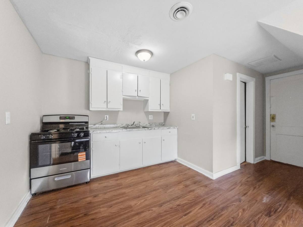 Apartment for rent at 286-288 Pine St, Holyoke, MA 01040