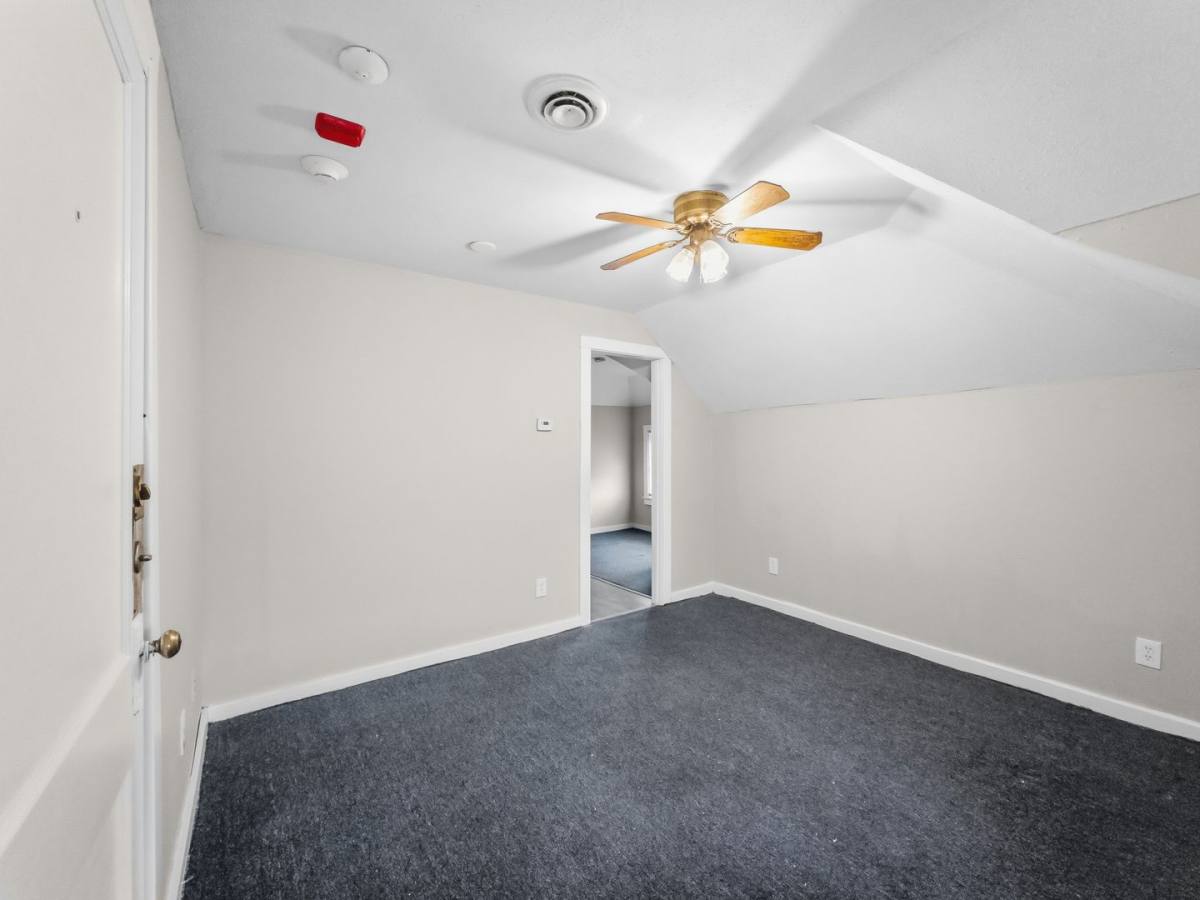 Apartment for rent at 286-288 Pine St, Holyoke, MA 01040