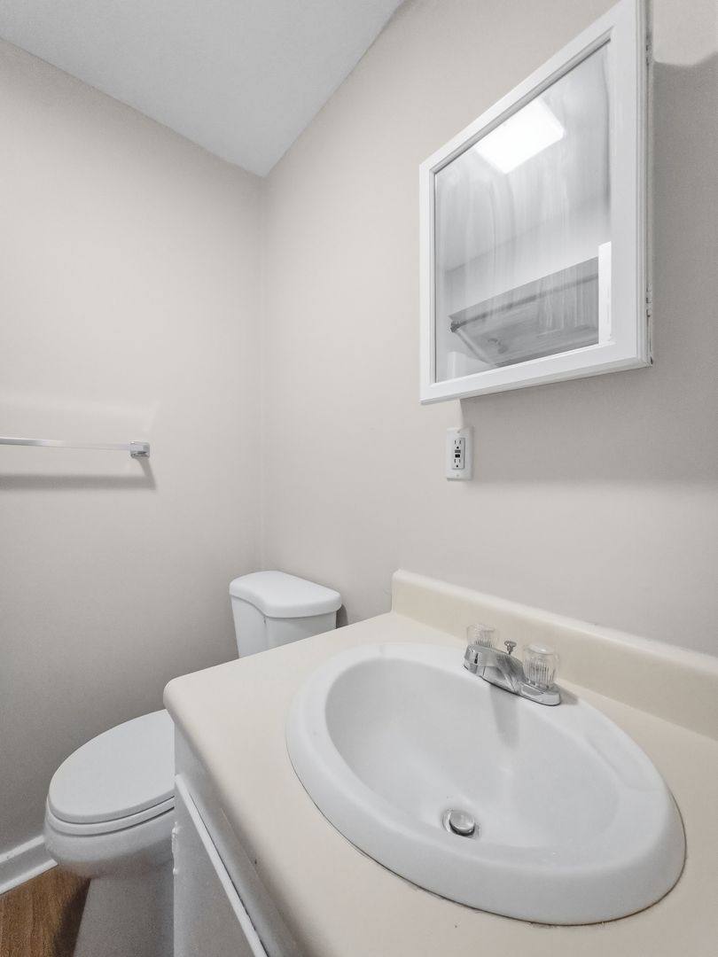 Apartment for rent at 286-288 Pine St, Holyoke, MA 01040