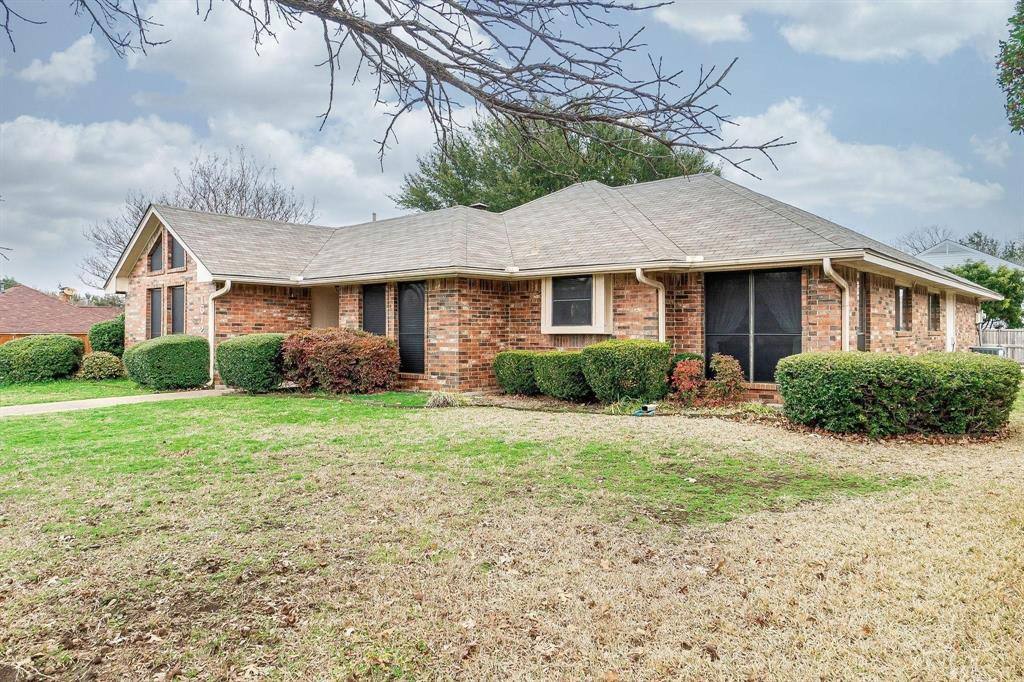 Apartment for rent at 1612 Valencia Dr, Plano, TX 75074