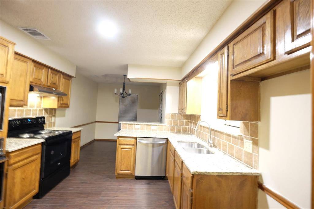 Apartment for rent at 1612 Valencia Dr, Plano, TX 75074