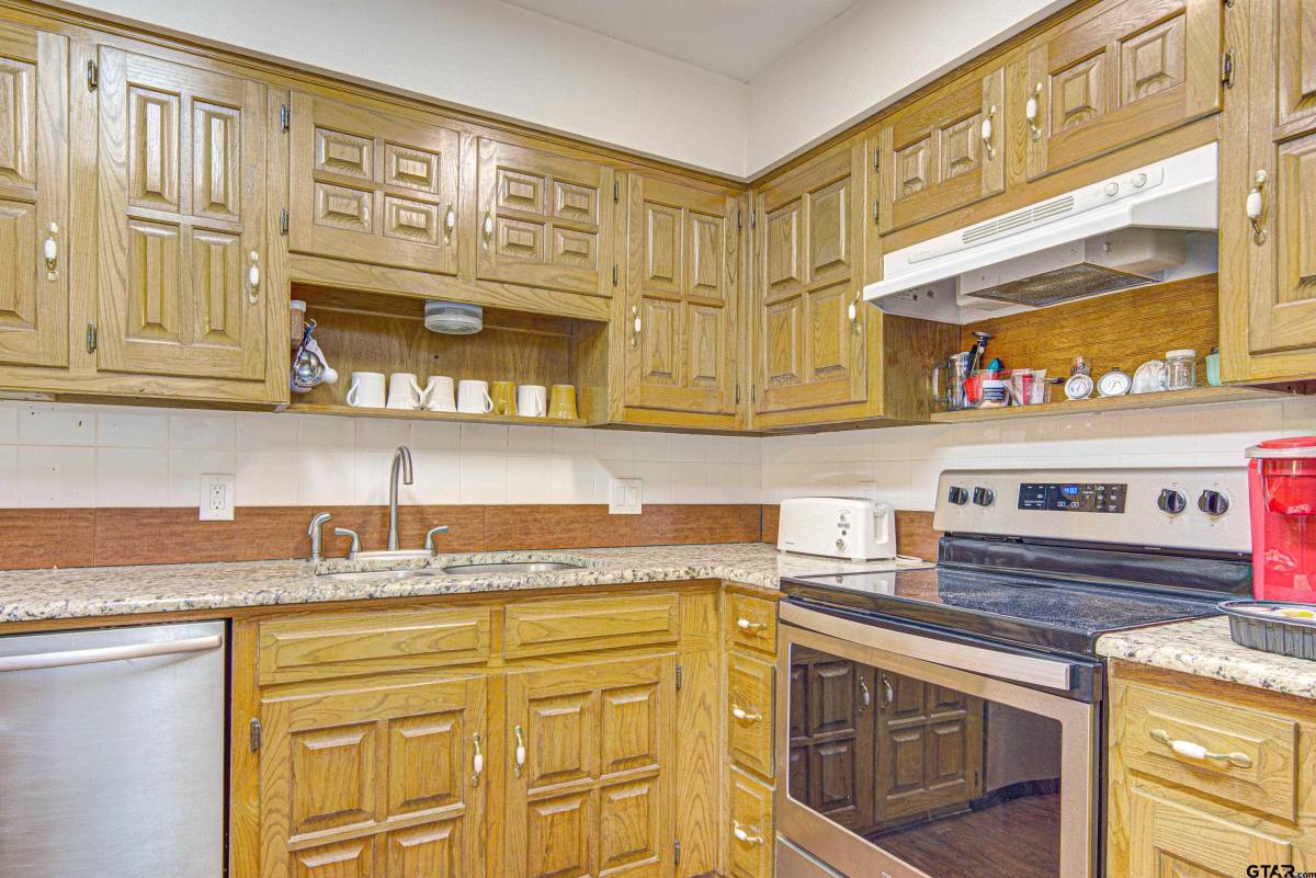 Apartment for rent at 16744 Overland Stage Dr, Tyler, TX 75703