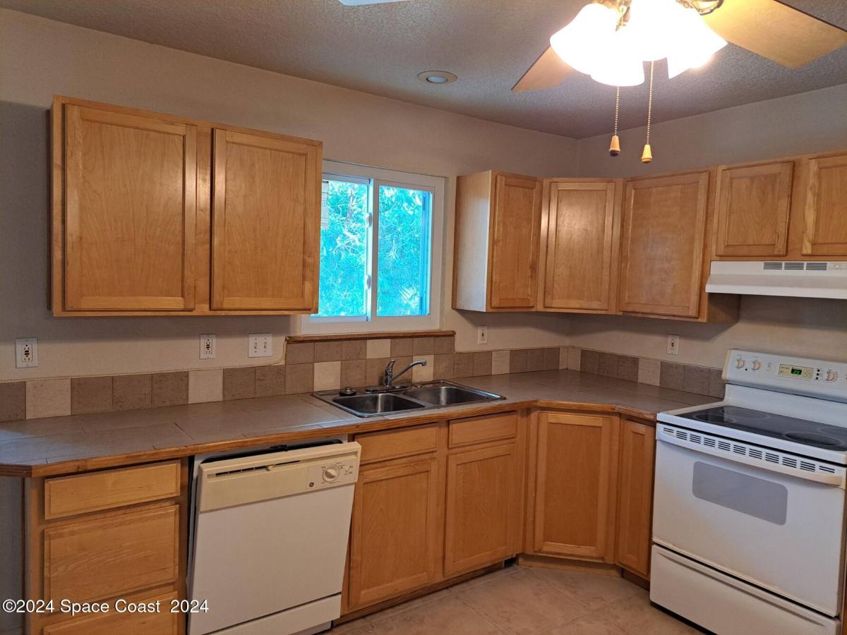 Apartment for rent at 1417 Powell Ave, Melbourne, FL 32901
