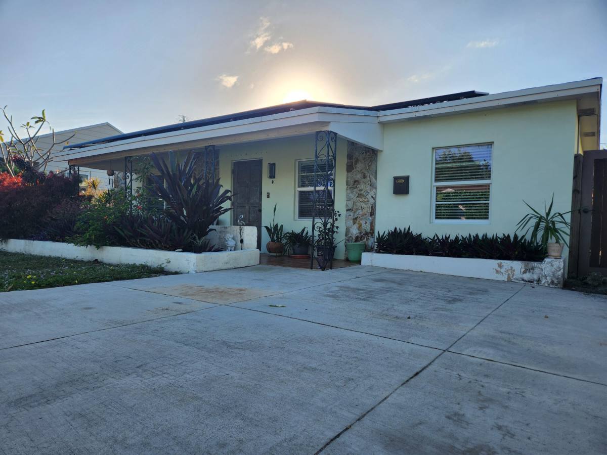 Apartment for rent at 1219 N M St, Lake Worth Beach, FL 33460