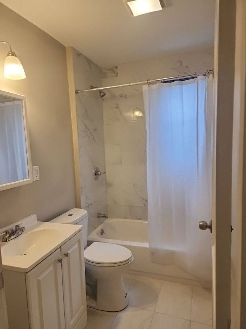 Apartment for rent at 222-224 Maple Ave, Hartford, CT 06114