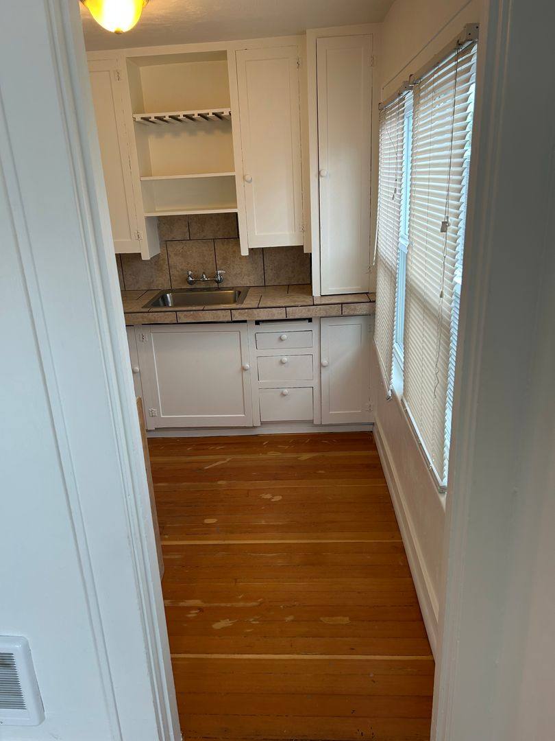 Apartment for rent at 477 W 8th Ave, Eugene, OR 97401