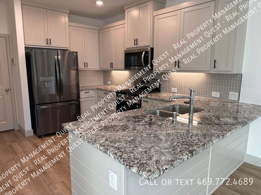 House for rent at 4553 Cypress Thorn Dr, Arlington, TX 76005