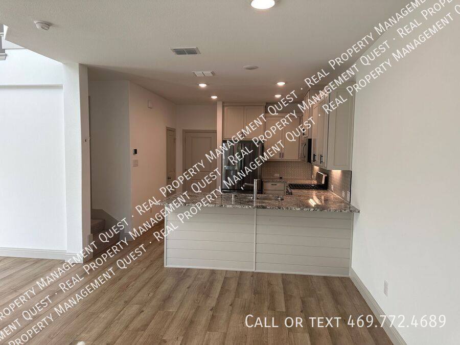 House for rent at 4553 Cypress Thorn Dr, Arlington, TX 76005