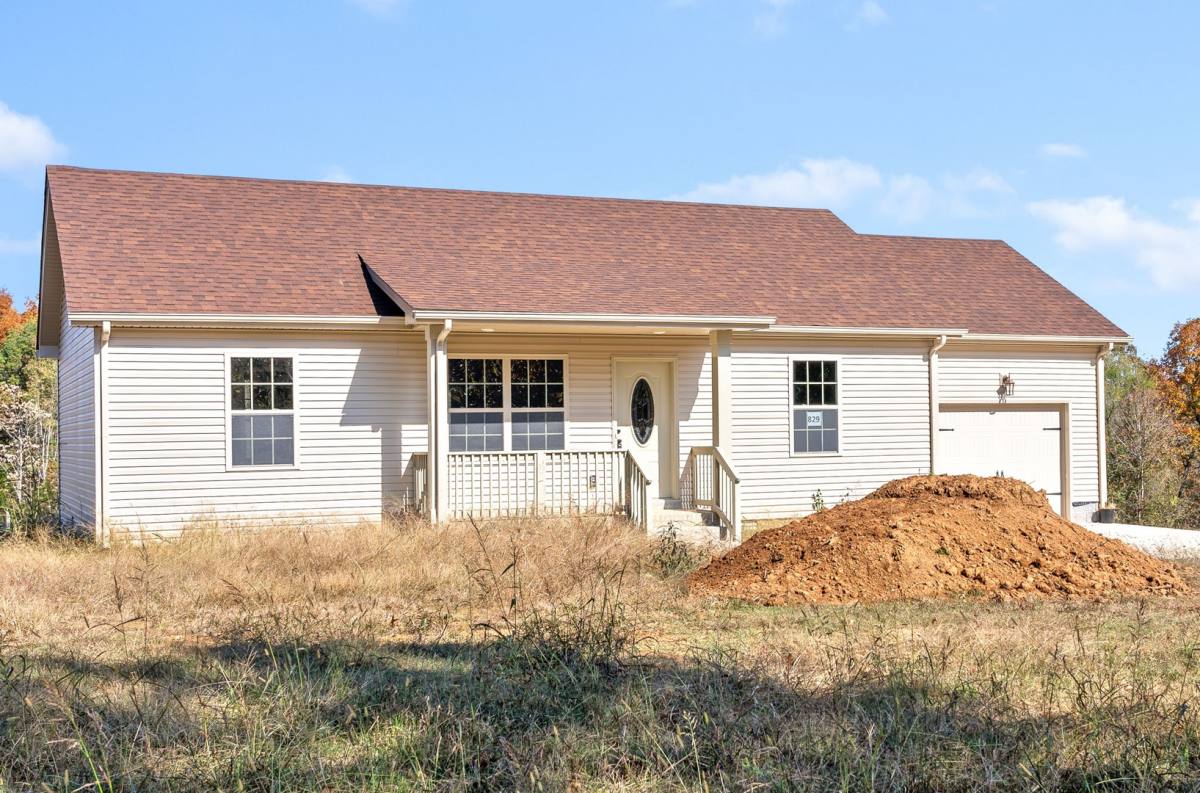 House for rent at 829 Southside Rd, Cunningham, TN 37052