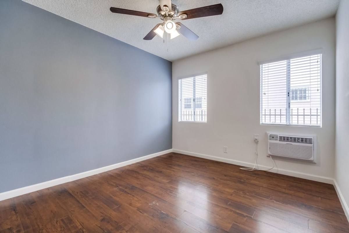 Apartment for rent at 2485 Venice Blvd #4, Los Angeles, CA 90019