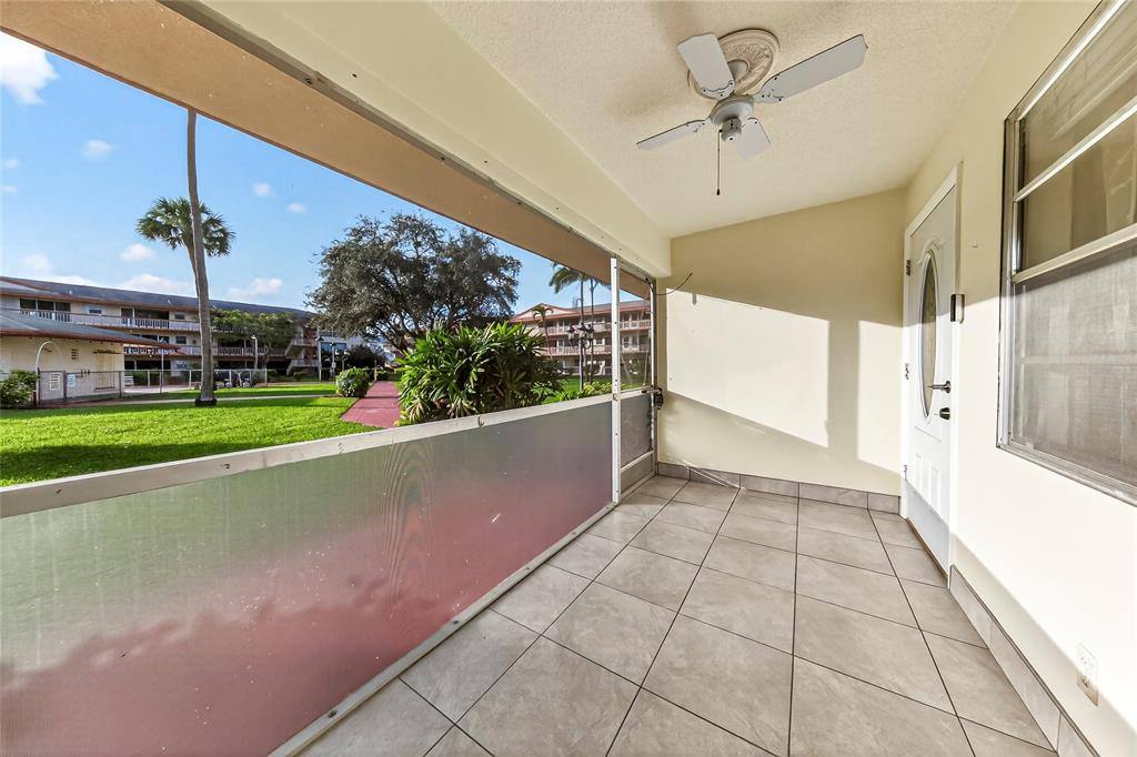 Apartment for rent at 5300 Washington St #5300H136, Hollywood, FL 33021