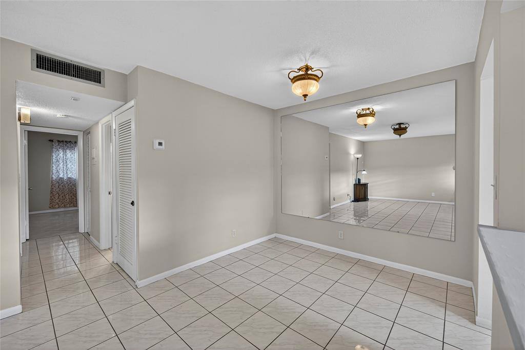 Apartment for rent at 5300 Washington St #5300H136, Hollywood, FL 33021