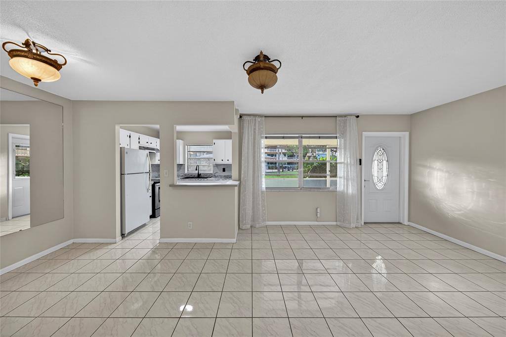 Apartment for rent at 5300 Washington St #5300H136, Hollywood, FL 33021
