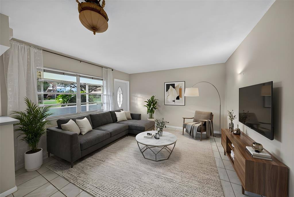 Apartment for rent at 5300 Washington St #5300H136, Hollywood, FL 33021