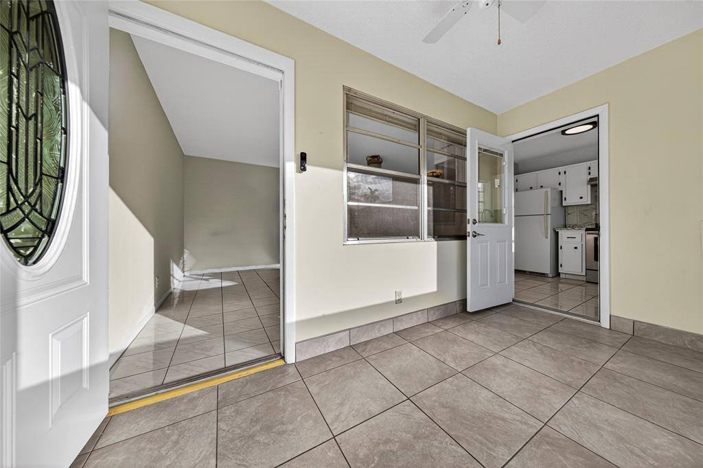 Apartment for rent at 5300 Washington St #5300H136, Hollywood, FL 33021
