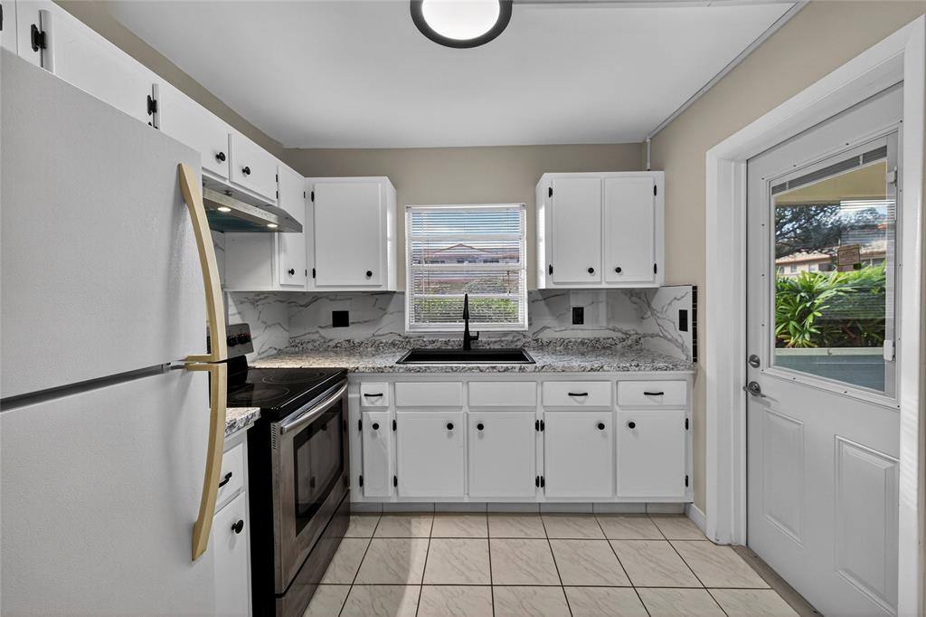 Apartment for rent at 5300 Washington St #5300H136, Hollywood, FL 33021