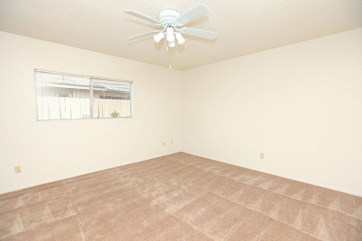 Apartment for rent at 1050 Minnewawa, Clovis, CA 93612