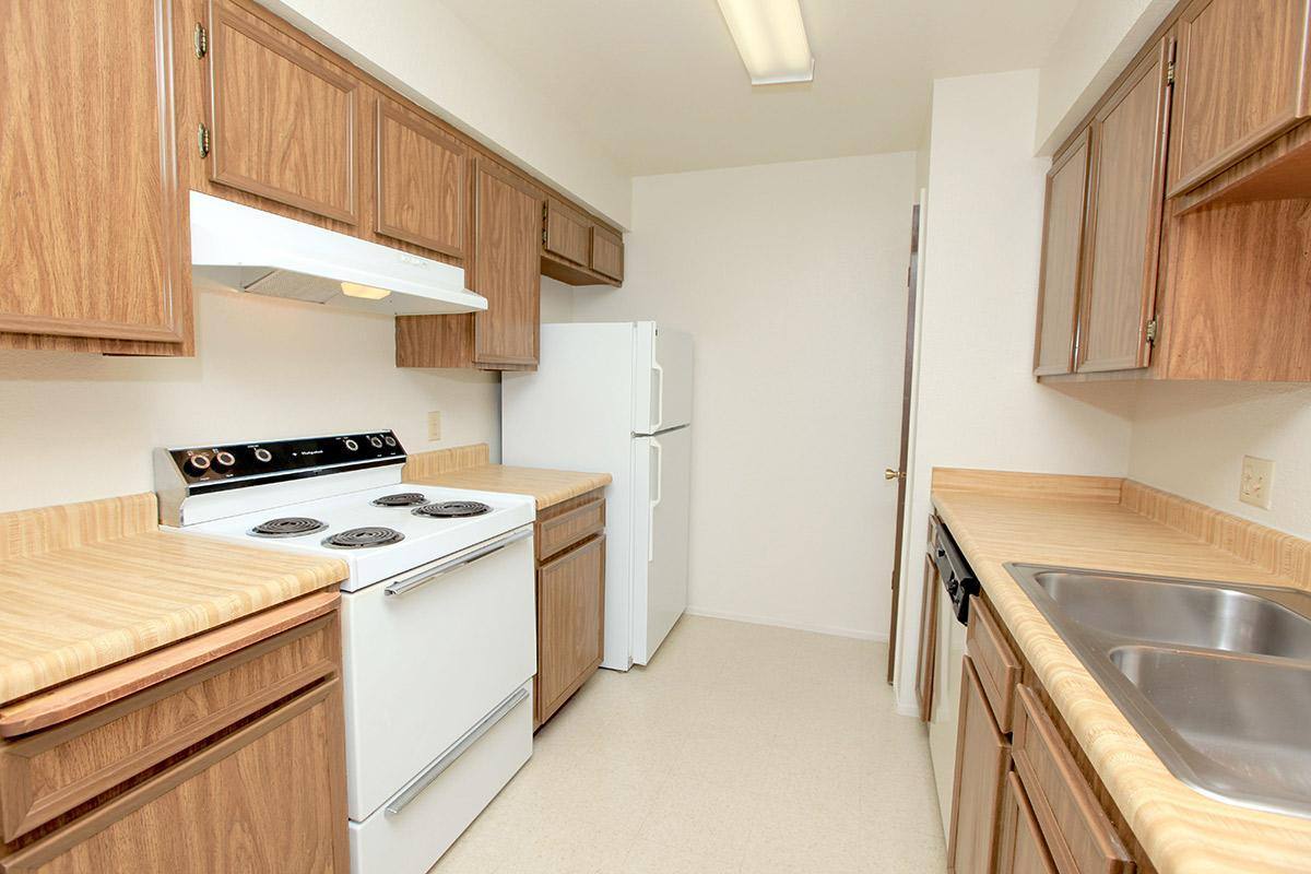 Apartment for rent at 1050 Minnewawa, Clovis, CA 93612