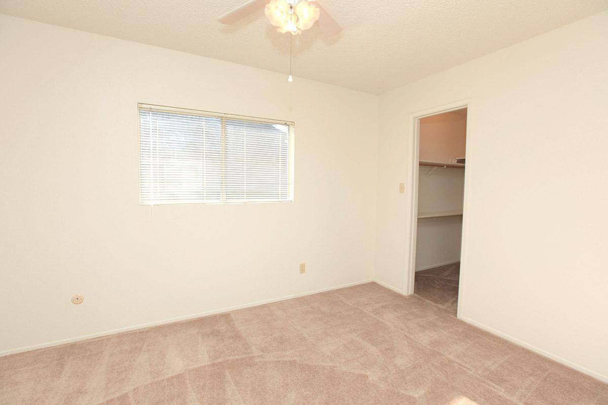 Apartment for rent at 1050 Minnewawa, Clovis, CA 93612