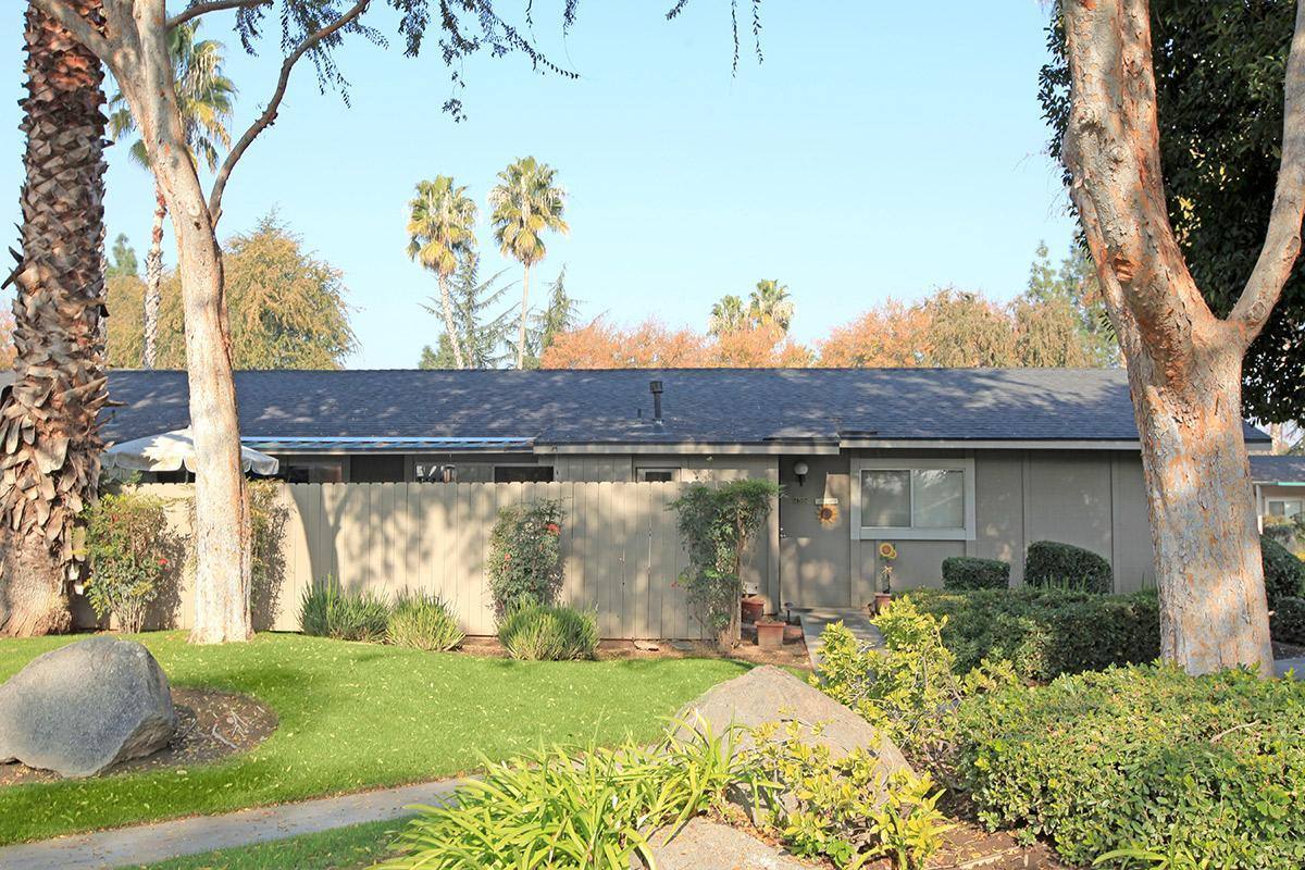 Apartment for rent at 1050 Minnewawa, Clovis, CA 93612