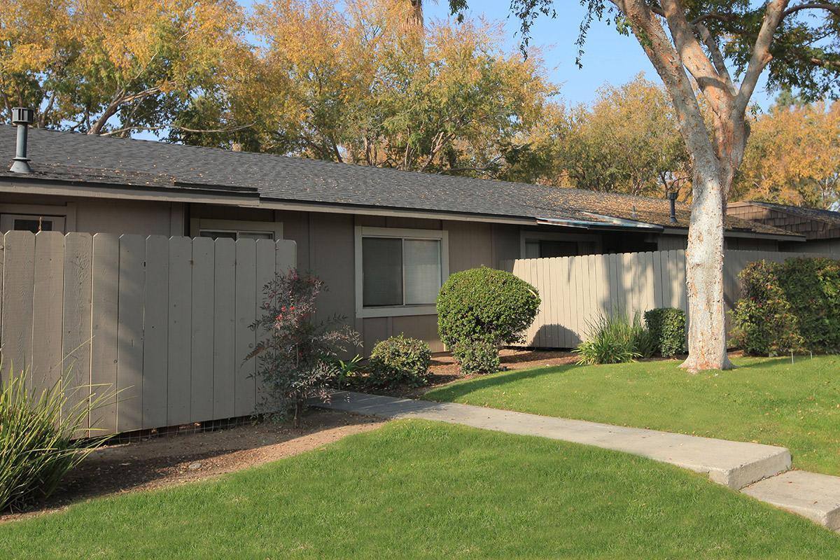 Apartment for rent at 1050 Minnewawa, Clovis, CA 93612