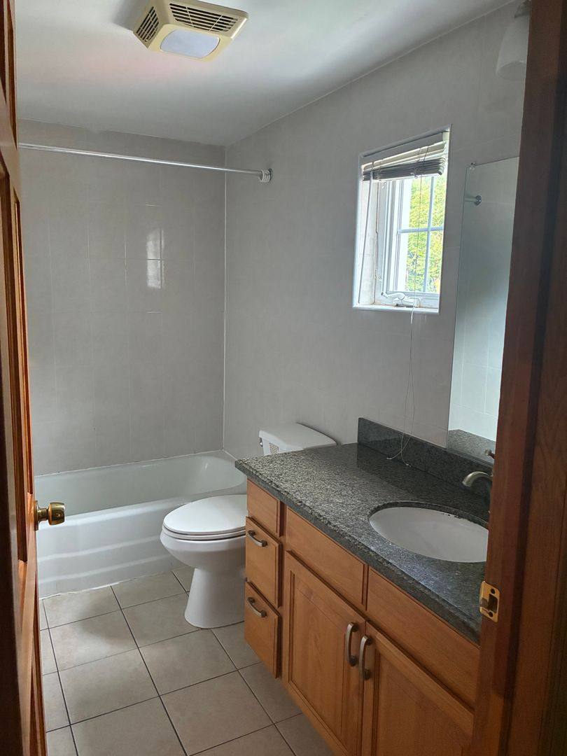 Apartment for rent at 53 Bates St, Pittsburgh, PA 15213