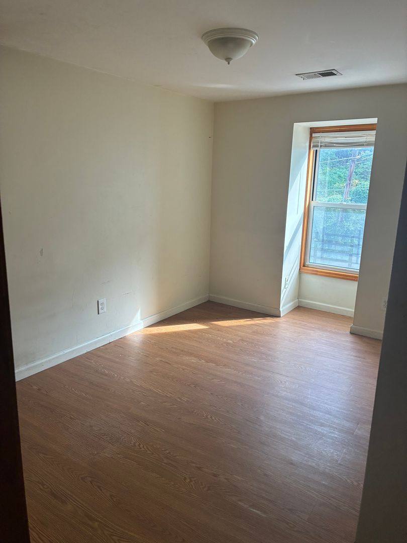 Apartment for rent at 53 Bates St, Pittsburgh, PA 15213