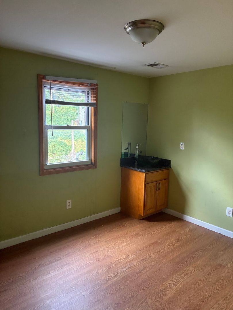 Apartment for rent at 53 Bates St, Pittsburgh, PA 15213