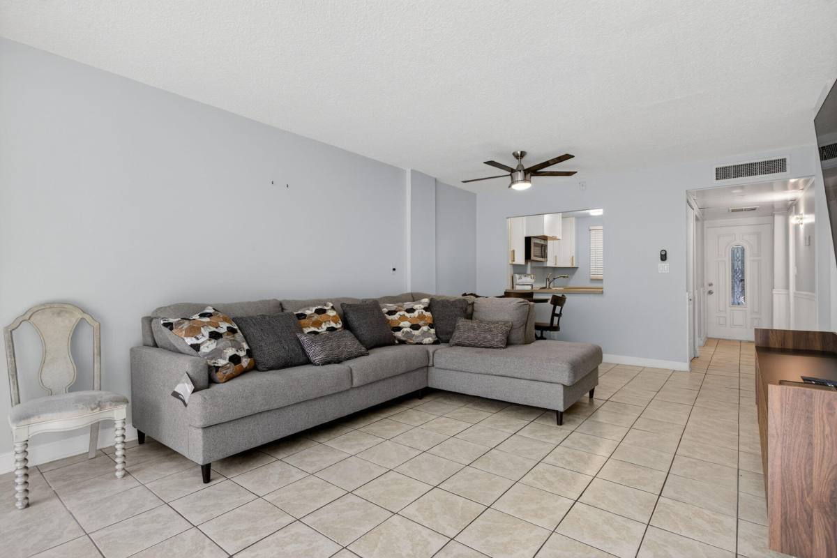 Condo for rent at 107 Royal Park Dr #1071E, Fort Lauderdale, FL 33309