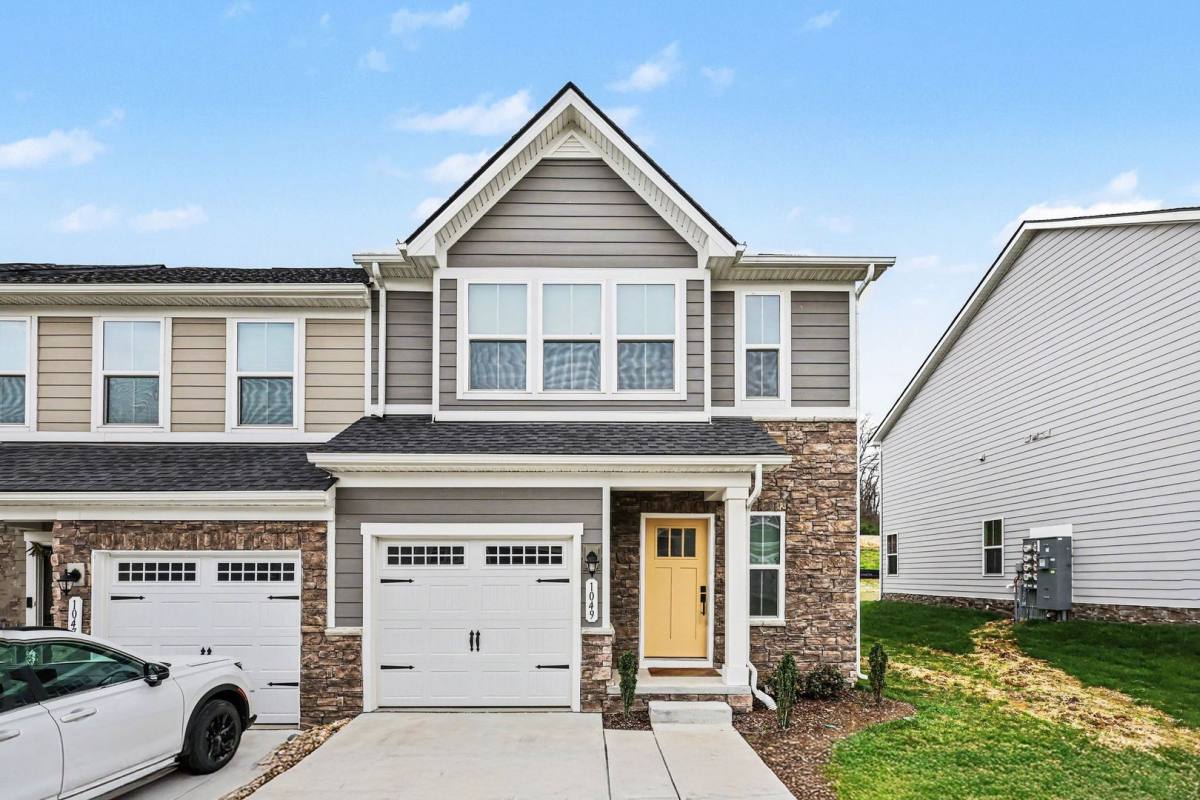 Townhouse for rent at 1049 Mountain View Place, Thompsons Station, TN 37179
