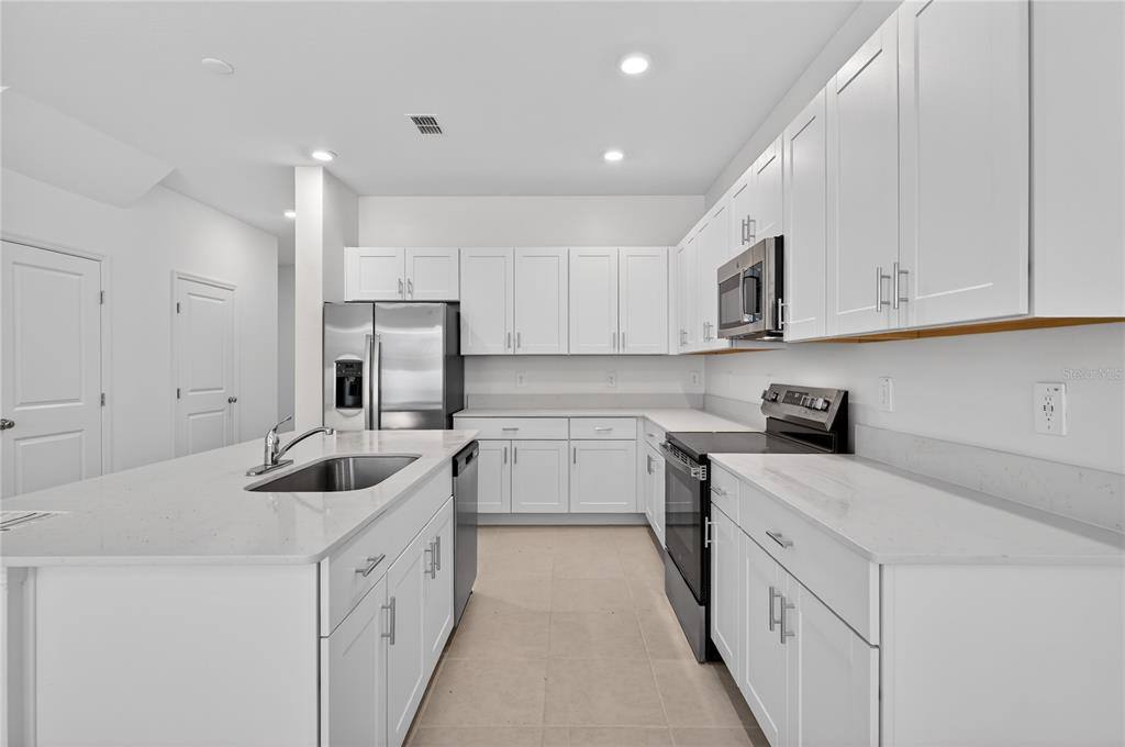 Townhouse for rent at 3346 Lapis Lake Dr, Zephyrhills, FL 33541