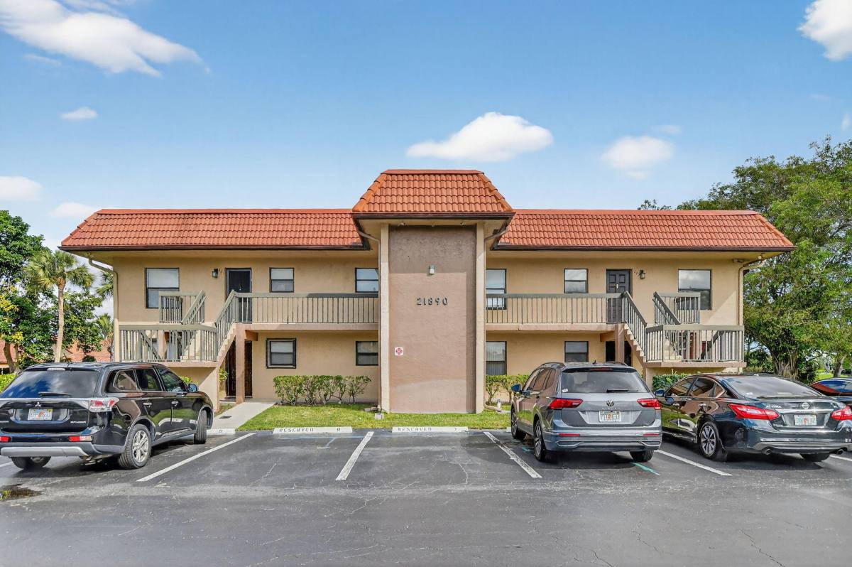 Apartment for rent at 21890 Lake Forest Circle #201, Boca Raton, FL 33433