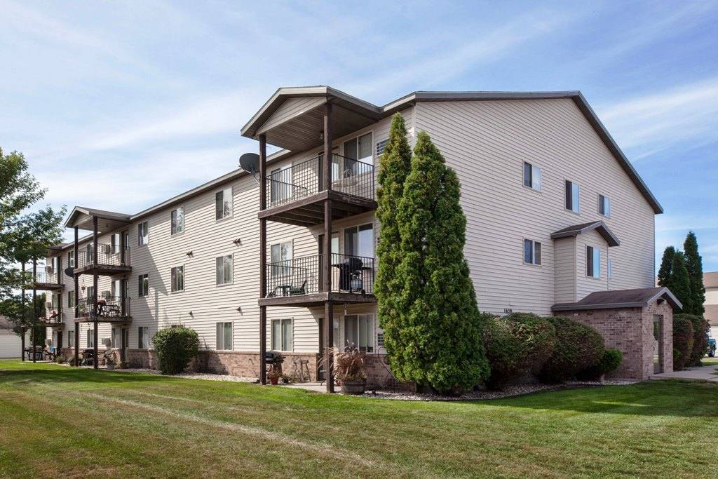 Apartment for rent at 1660 33rd Ave S, Fargo, ND 58104