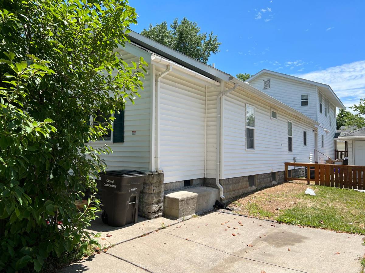 Apartment for rent at 321 E College, Carbondale, IL 62901