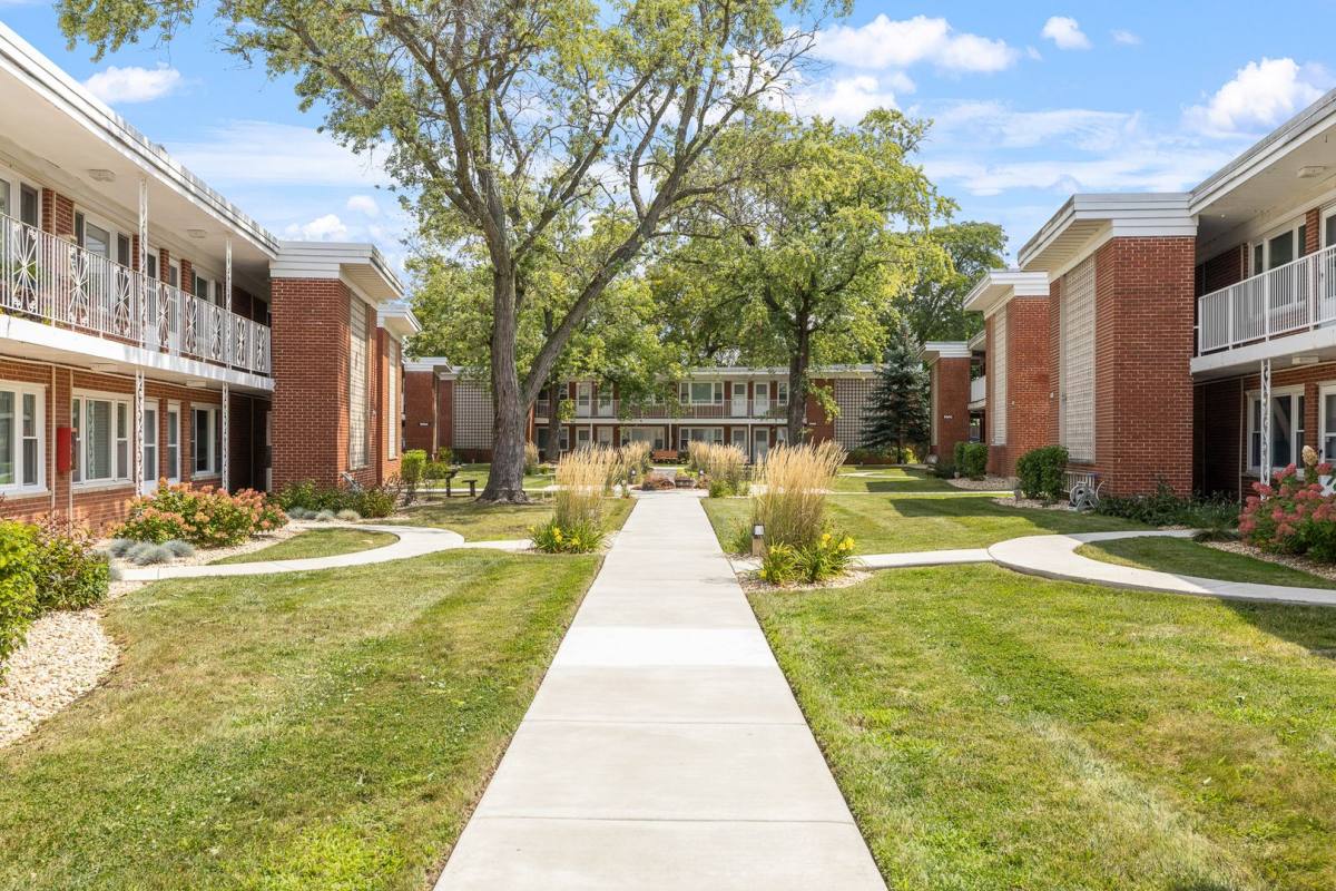 Apartment for rent at 900B Crescent St, Wheaton, IL 60187