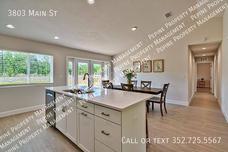 House for rent at 3803 Main St, Hawthorne, FL 32640