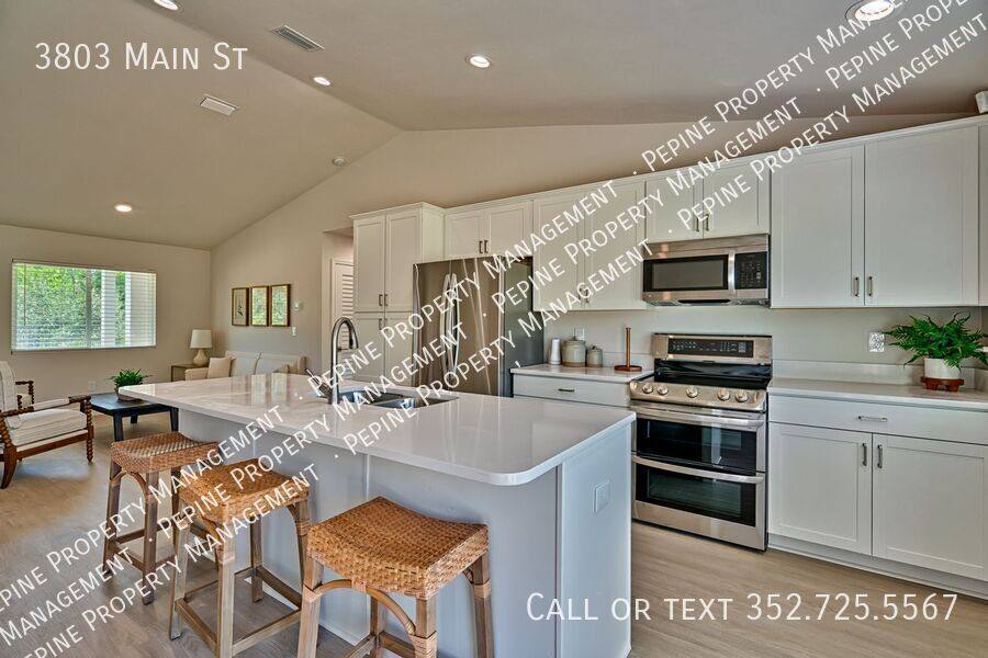 House for rent at 3803 Main St, Hawthorne, FL 32640