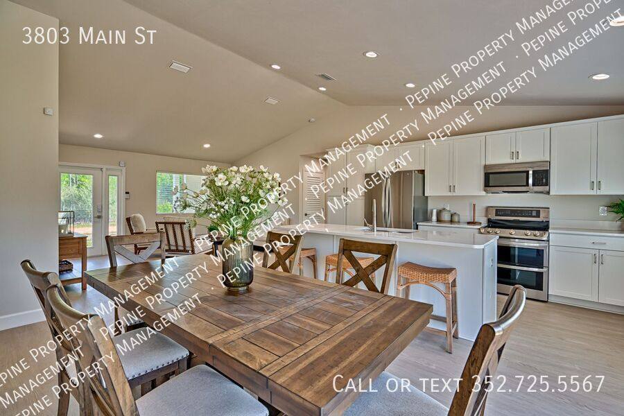 House for rent at 3803 Main St, Hawthorne, FL 32640