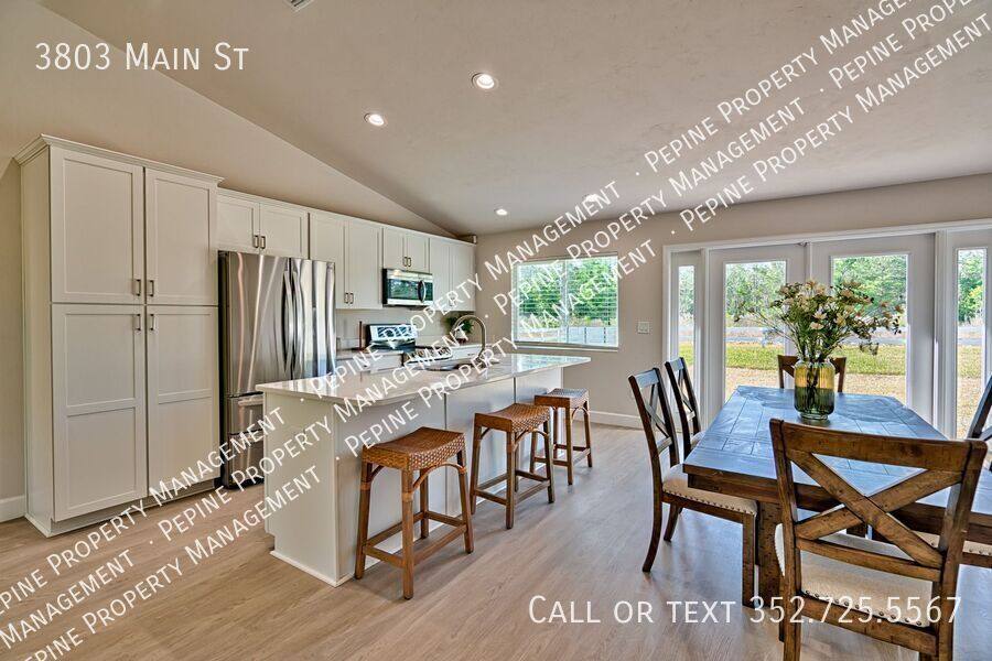 House for rent at 3803 Main St, Hawthorne, FL 32640